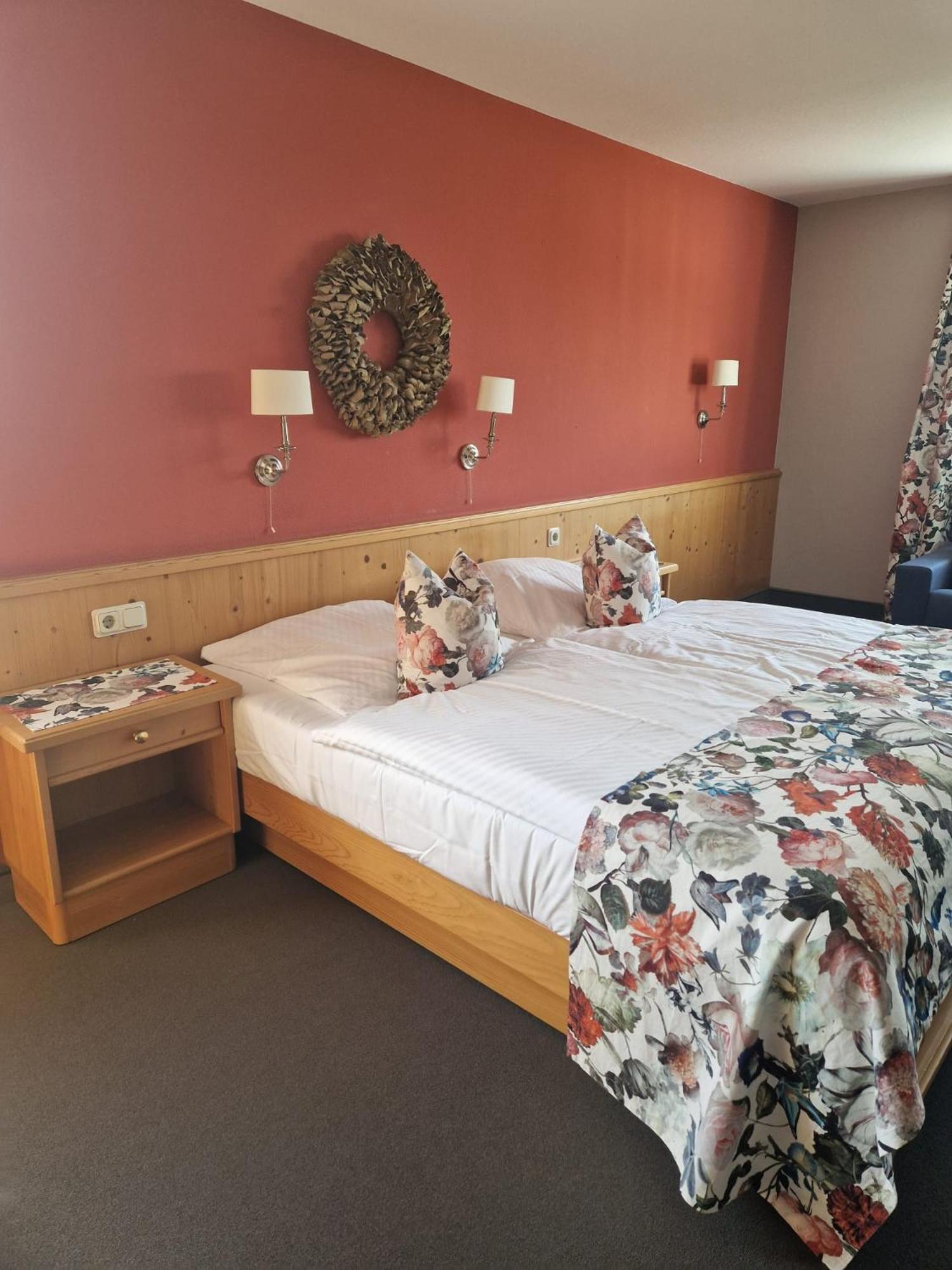 Hildebrandts Landhotel Klettbach Buitenkant foto